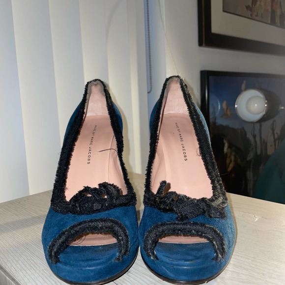 MARC BY MARC JACOBS • PEEP TOE PUMP HEEL - Picture 1 of 4